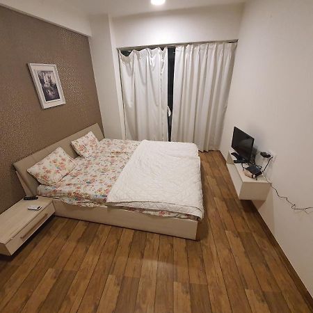 P C Homes At Belliza Near Airport Surat Ngoại thất bức ảnh